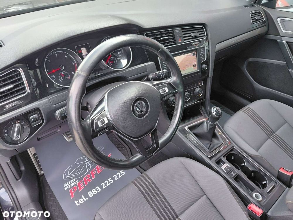 Volkswagen Golf - 11
