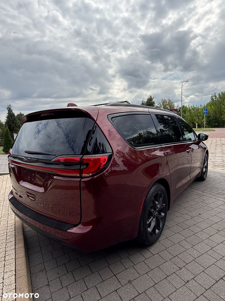 Chrysler Pacifica - 14