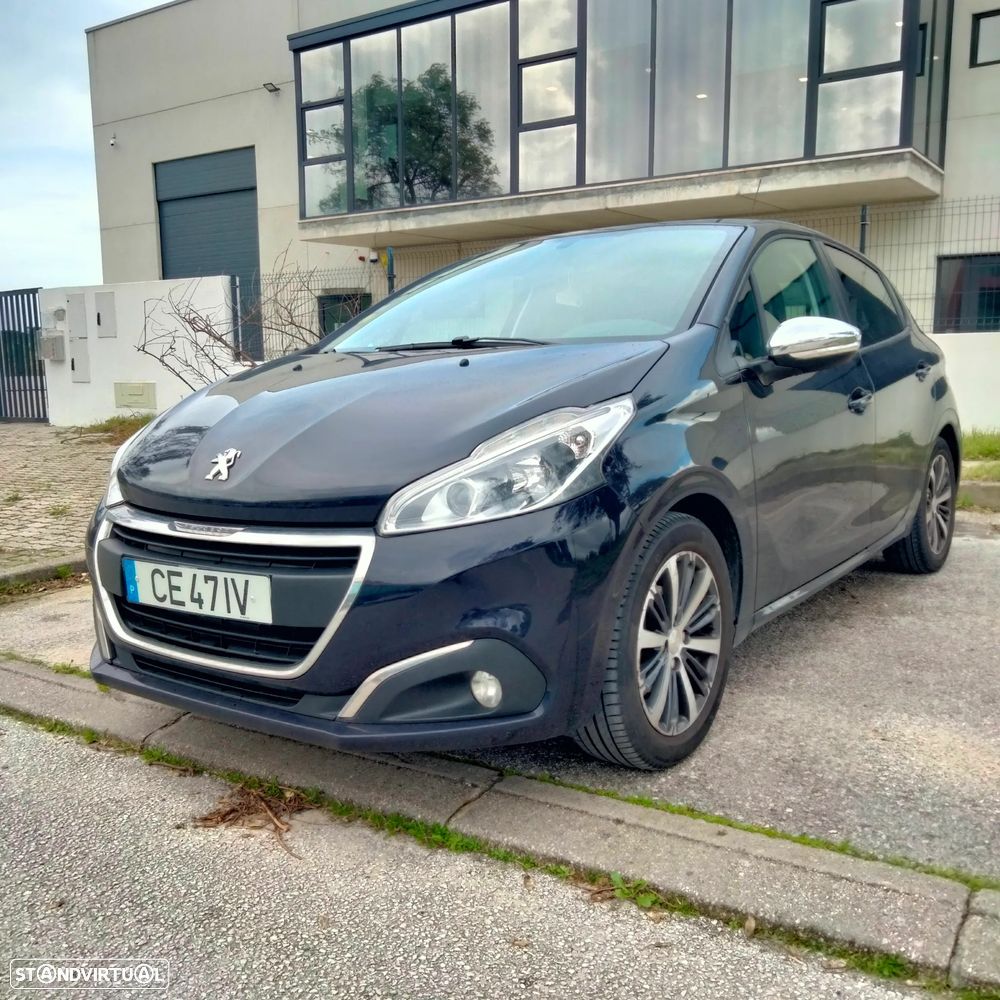 Peugeot 208 - 1