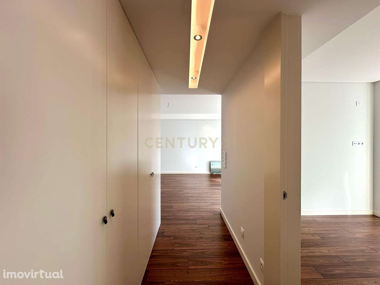 Apartamento T3 Novo – Quinta de Santa Teresa (Vista Arriba Fóssil) - Grande imagem: 3/39