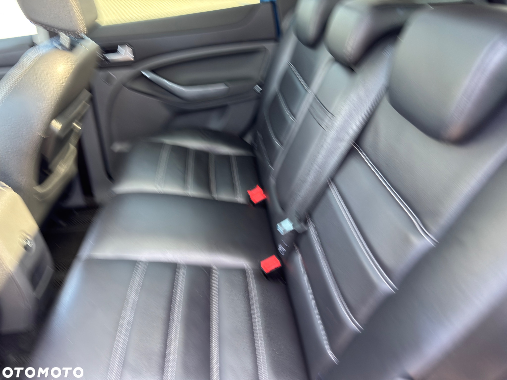 Ford Kuga 2.0 TDCi 2x4 Titanium - 16