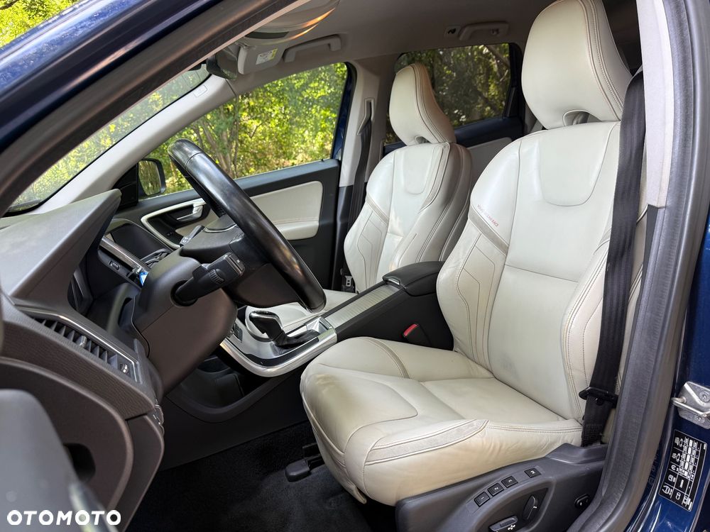 Volvo XC 60 D4 Drive-E Ocean Race - 22