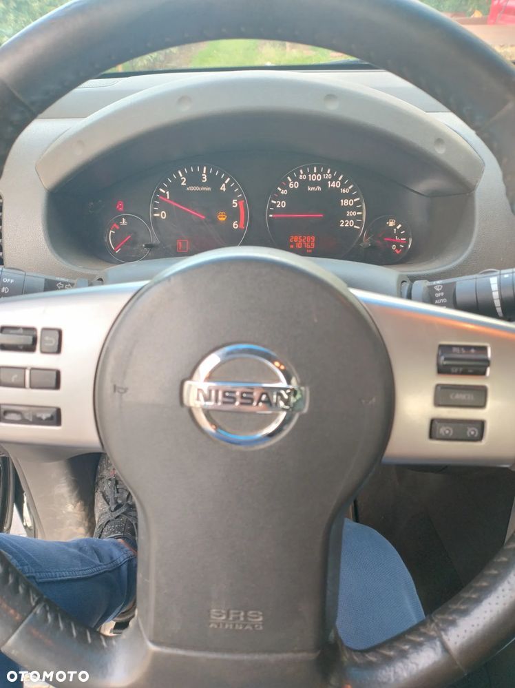 Nissan Navara 3.0 D V6 Platinum Long EU5 - 11