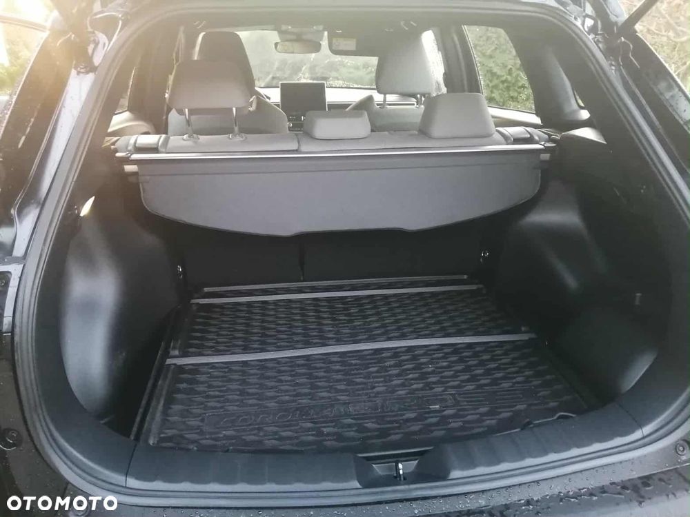 Toyota Corolla Cross 2.0 Hybrid Style AWD - 16