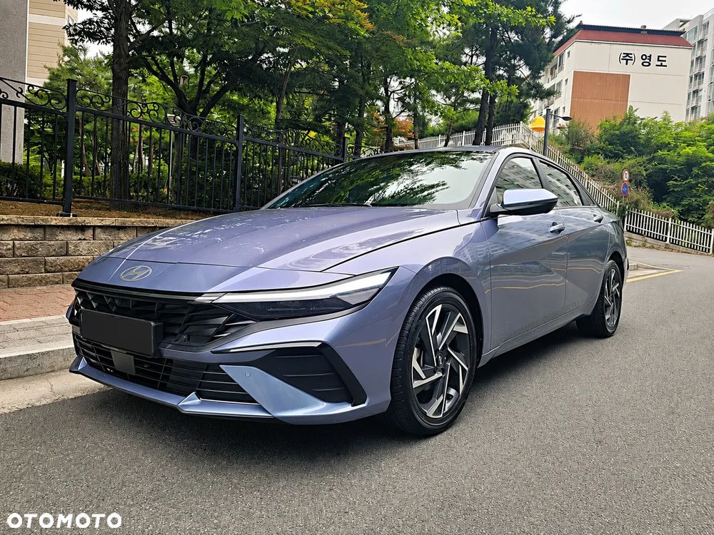 Hyundai Elantra 1.6 Executive CVT - 2