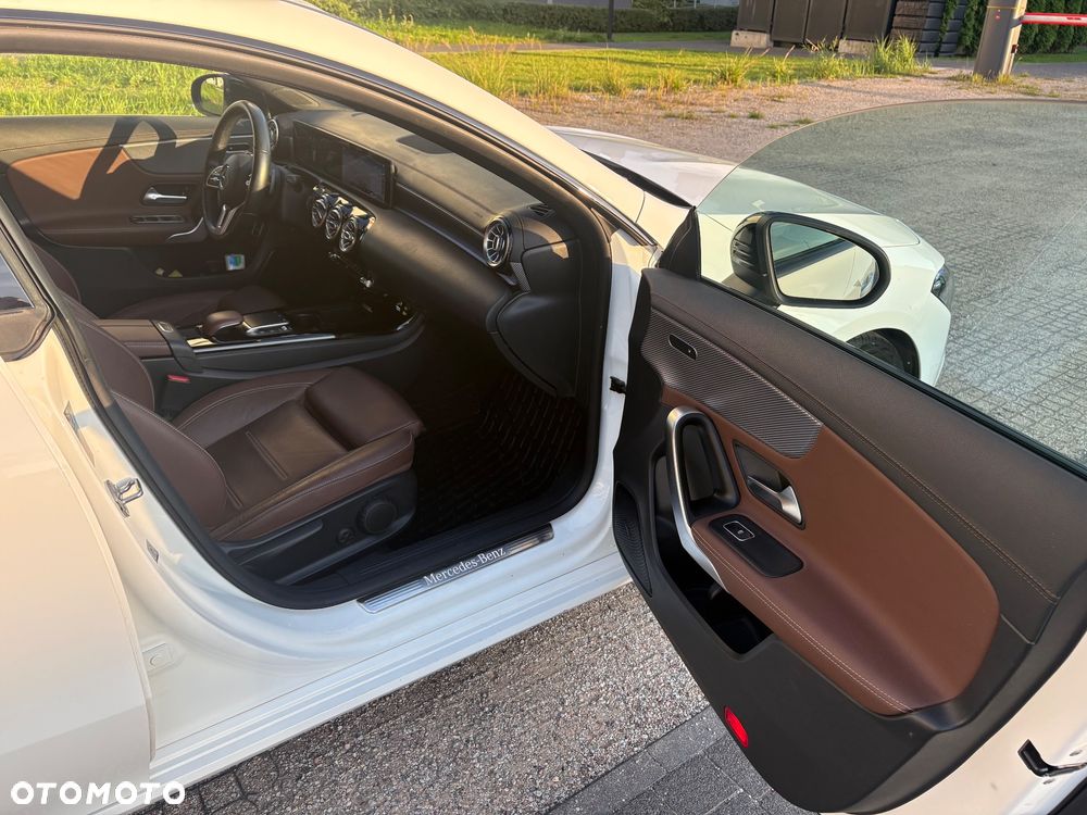 Mercedes-Benz CLA 220 4-Matic Progressive 7G-DCT - 4