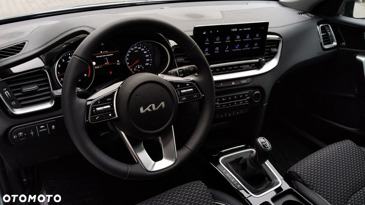 Kia Ceed - 11