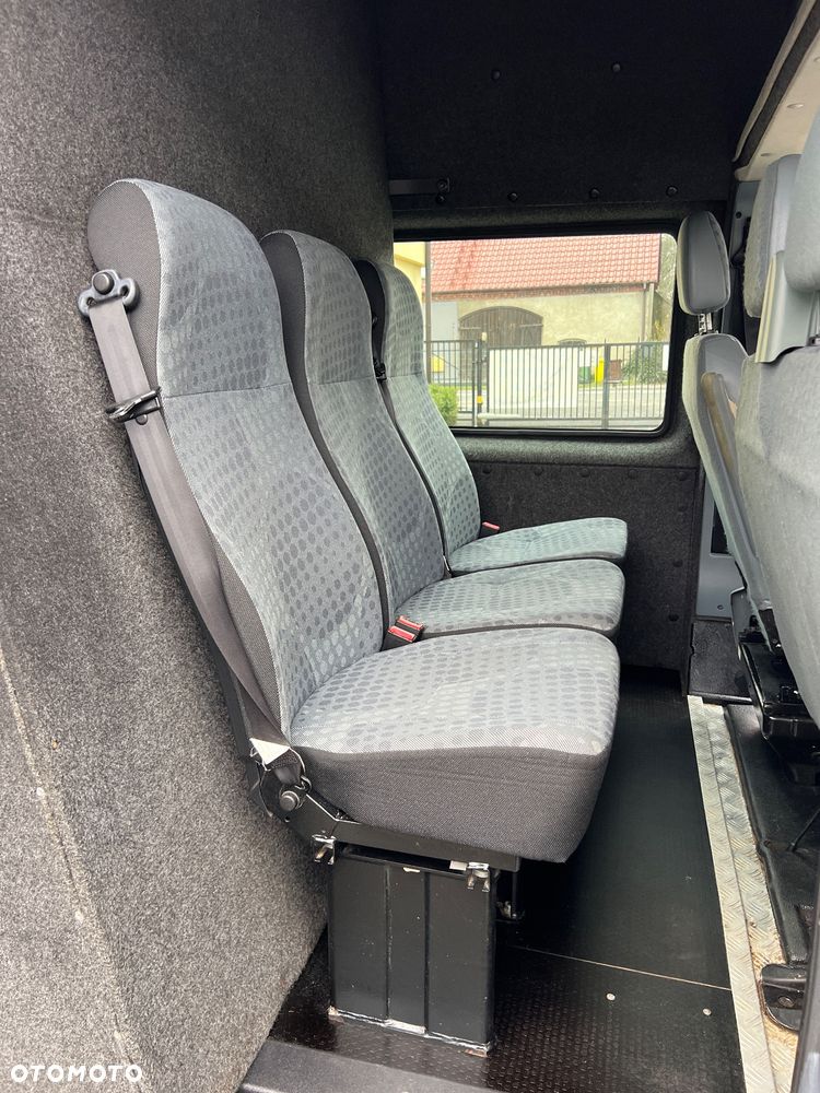 Ford Ford Transit Furgon Brygadowy 6 os. 4x4 L3H3 2.2 TDCI 125KM HAK 4x4 - 25