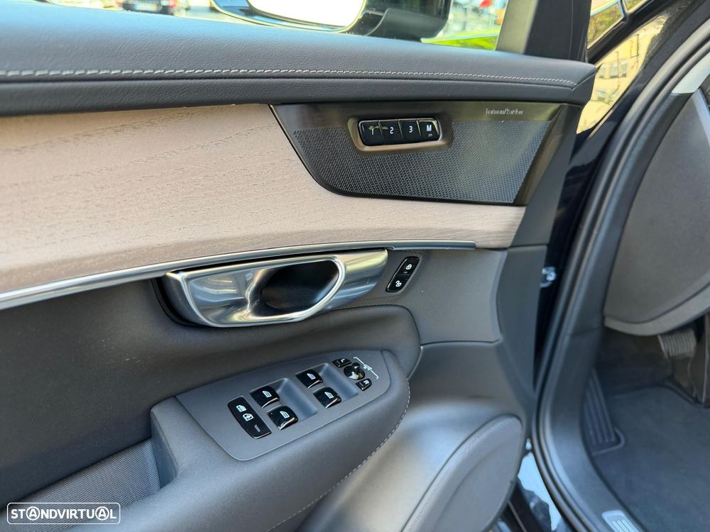 Volvo XC 90 T8 AWD Ultra Black Edition - 28