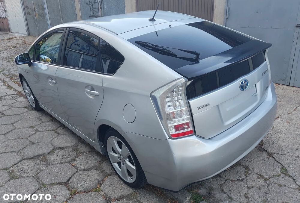 Toyota Prius 1.8 HSD Sol - 6