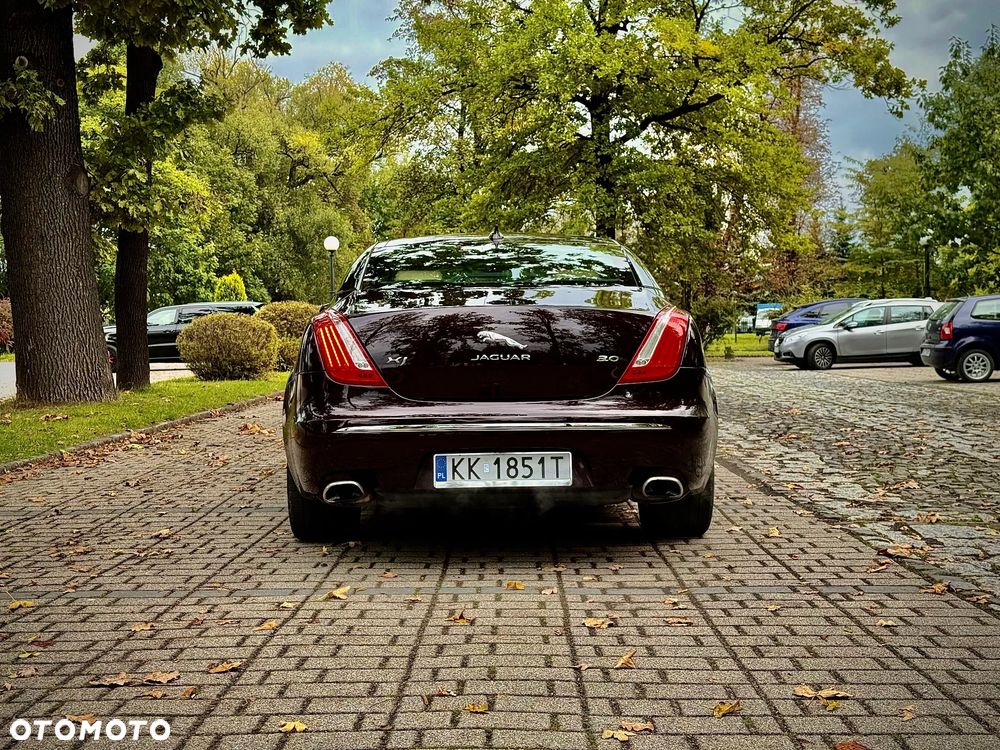 Jaguar XJ 3.0 T LWB Premium Luxury - 4