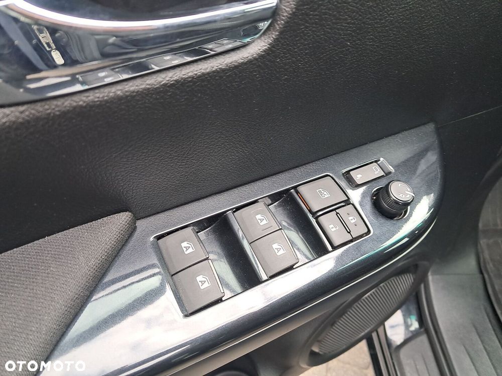 Toyota Hilux 2.8 D-4D Double Cab SR5 4x4 - 19