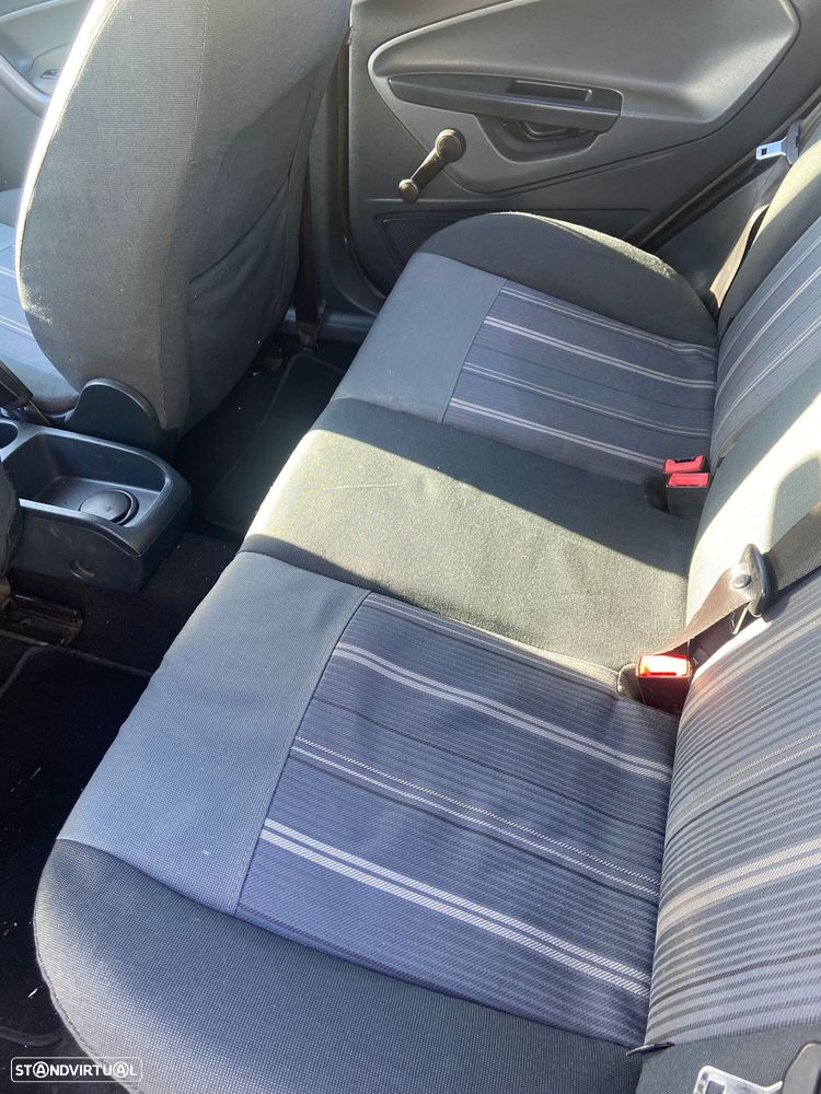 Ford Fiesta 1.4 TDCI Titanium - 11