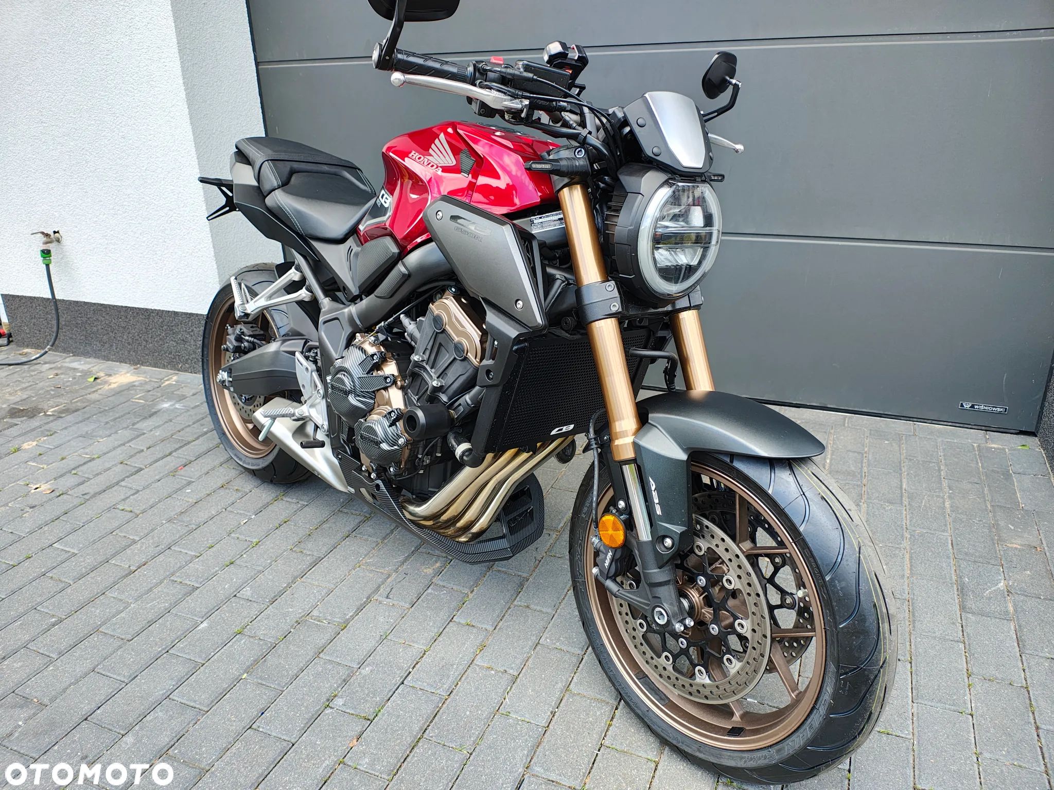 Honda CB - 1
