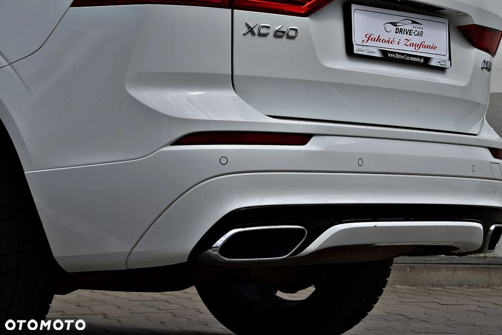 Volvo XC 60 D4 R-Design - 9