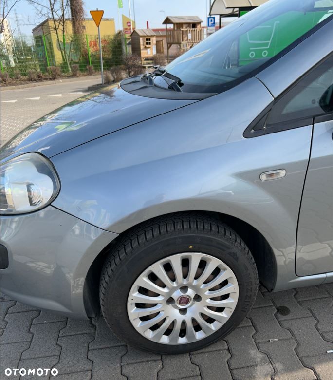 Fiat Punto Evo 1.4 8V Estiva Blue&Me - 12