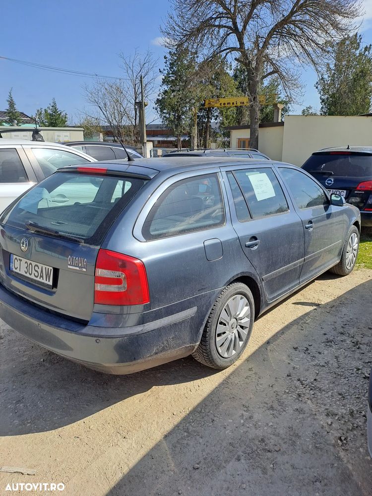 Skoda Octavia 2.0TDI Ambiente DSG - 4