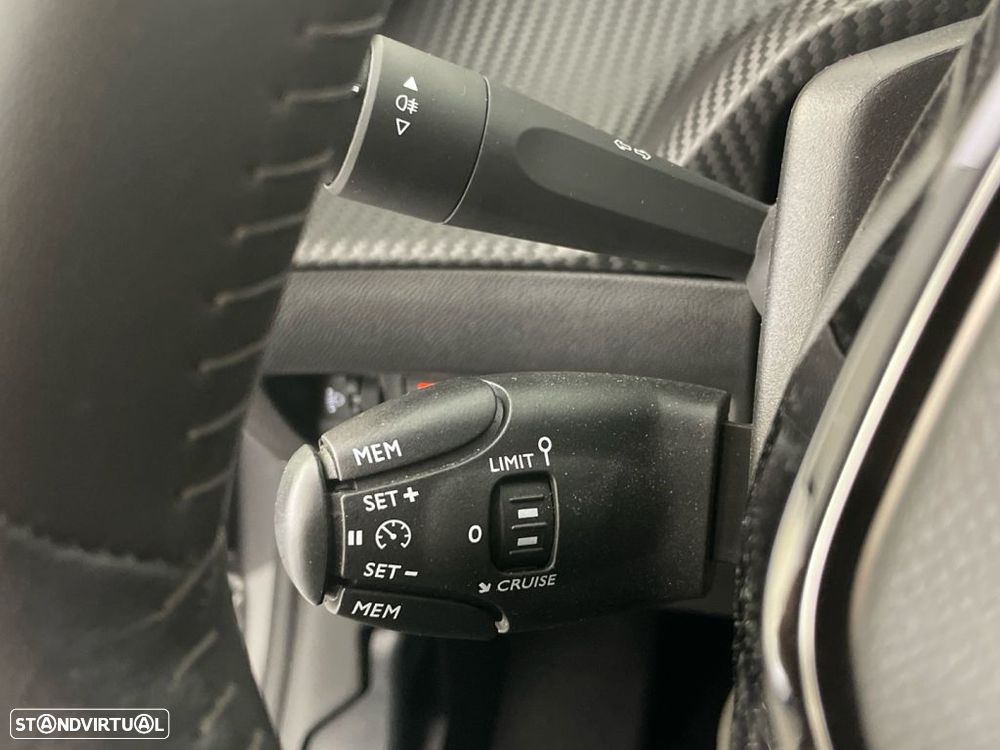 Peugeot 208 1.2 PureTech Allure - 15