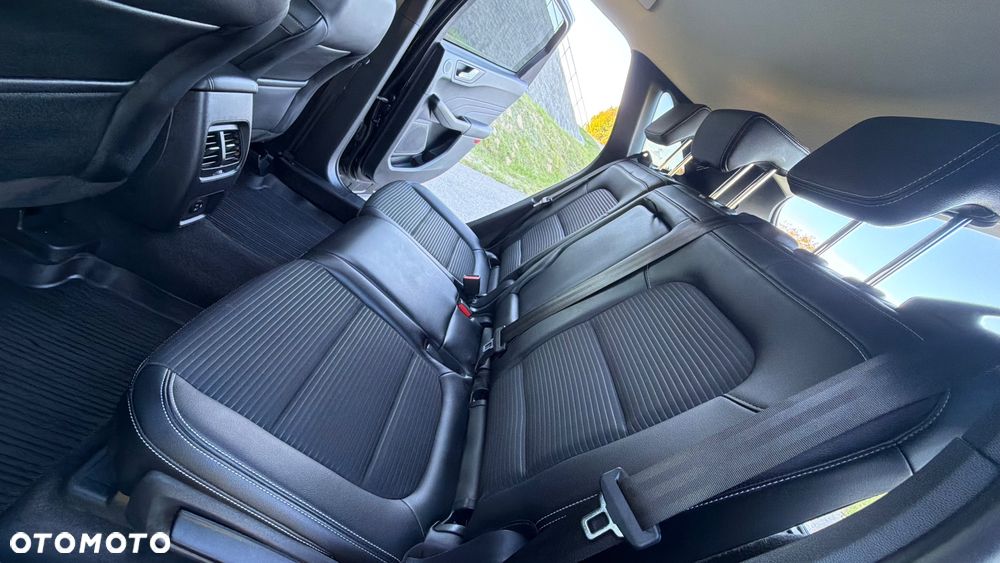 Ford Kuga - 36