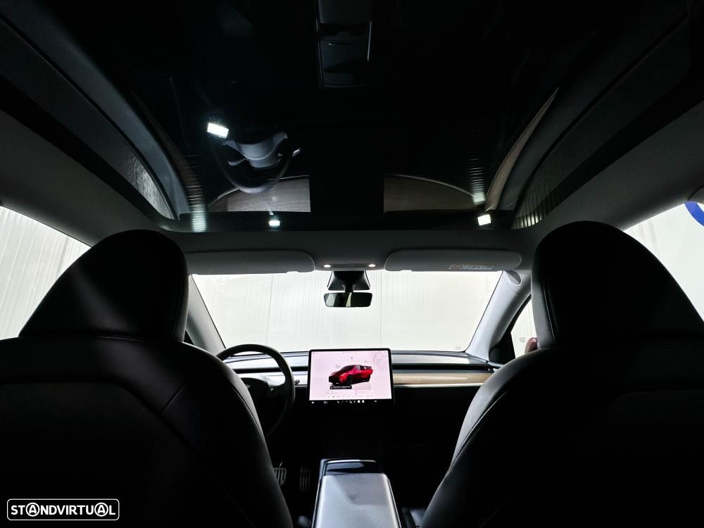 Tesla Model Y Performance Dual Motor AWD — fotografia 27