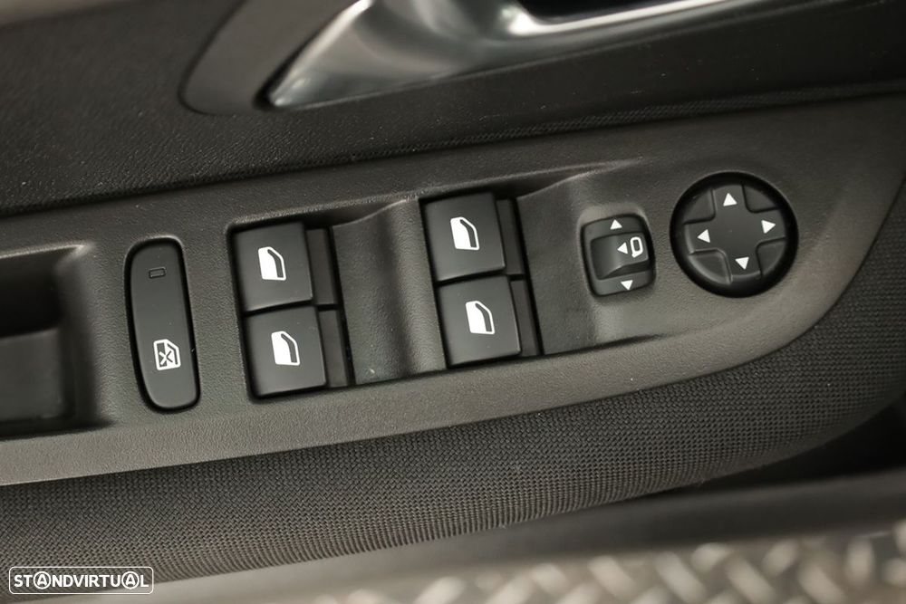 Peugeot 208 1.2 PureTech Active - 20