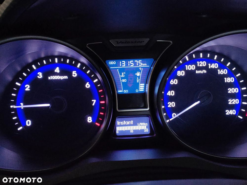 Hyundai Veloster - 31