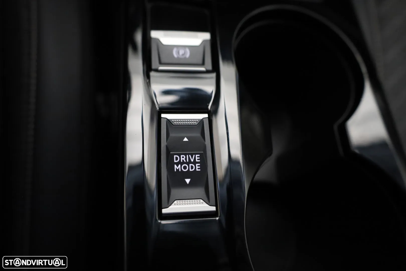 Peugeot 208 1.2 Hybrid Allure e-DCS6 - 43