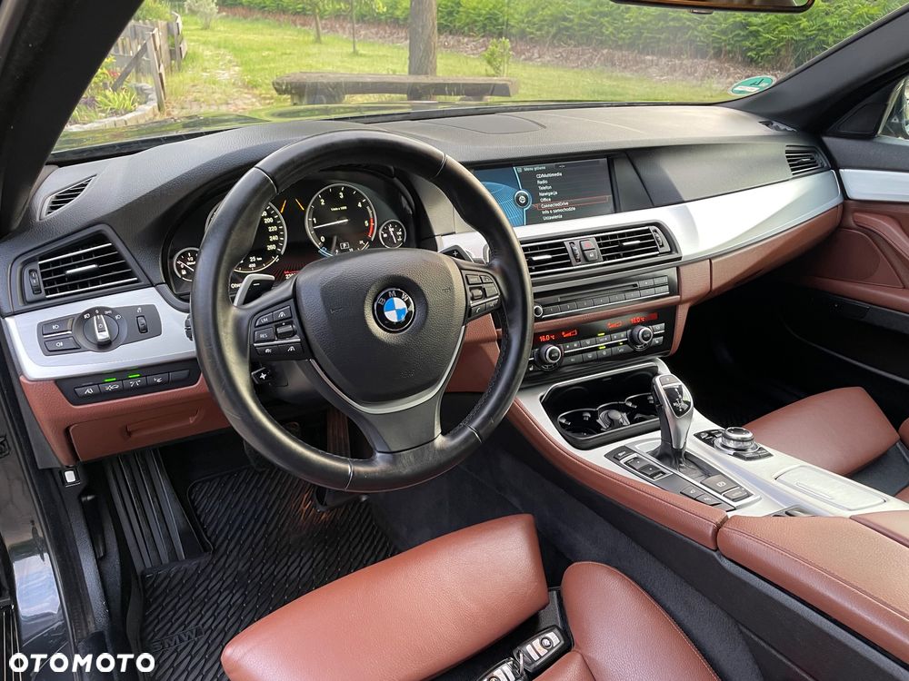 BMW Seria 5 525d - 11