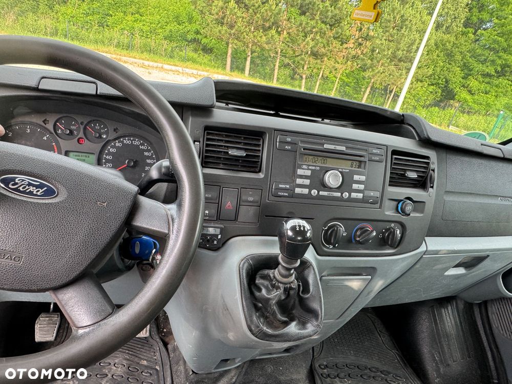 Ford Transit - 12