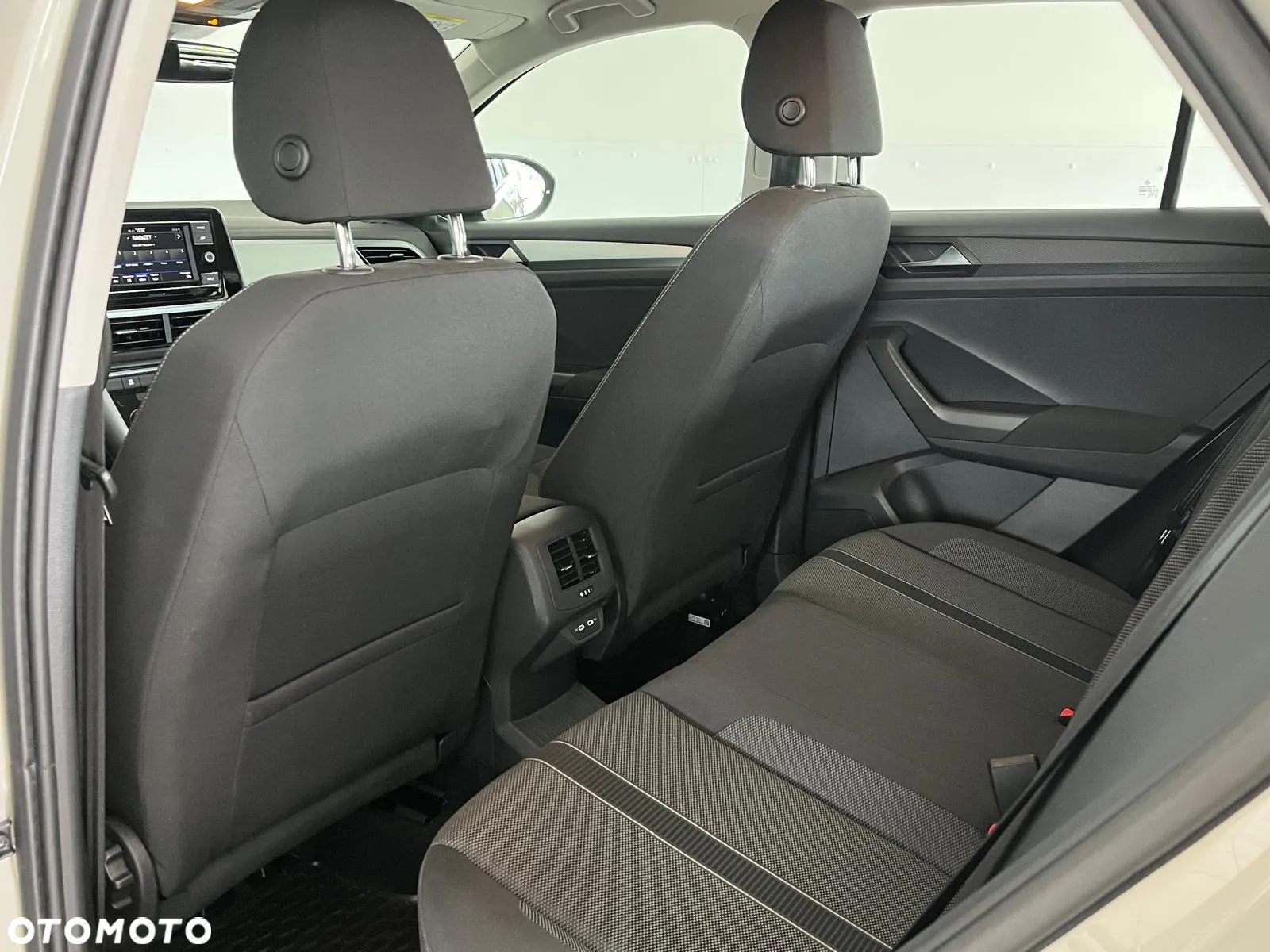 Volkswagen T-Roc 1.5 TSI Life DSG - 35