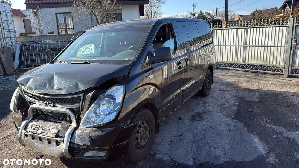 Hyundai H-1 Starex - 12