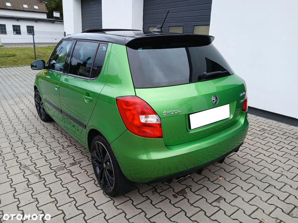 Skoda Fabia 1.4 TSI DSG RS - 21