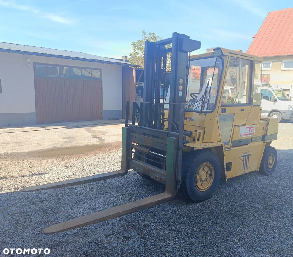 Caterpillar VG220F - 1