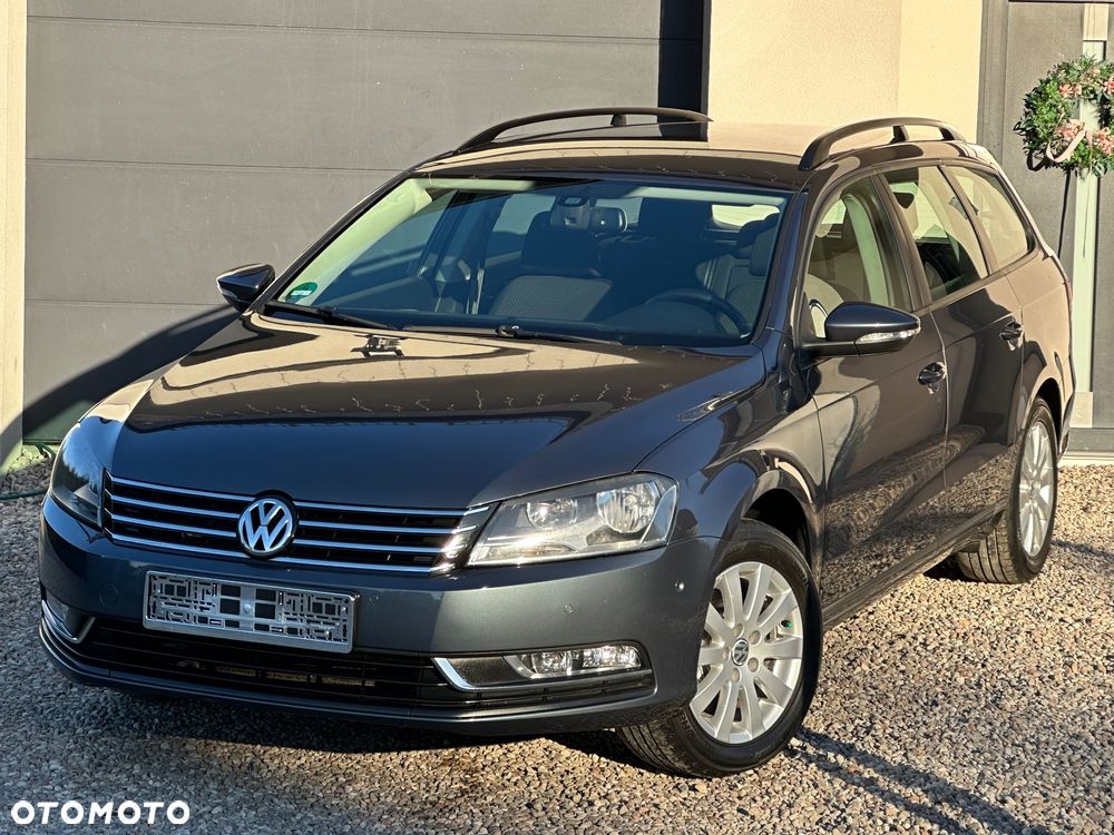 Volkswagen Passat - 1