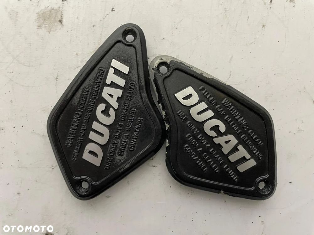 Pokrywa zbiorniczka płynu  P/ L DUCATI