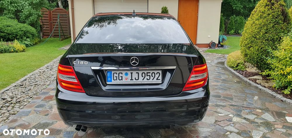 Mercedes-Benz Klasa C 180 BlueEFFICIENCY Elegance - 12