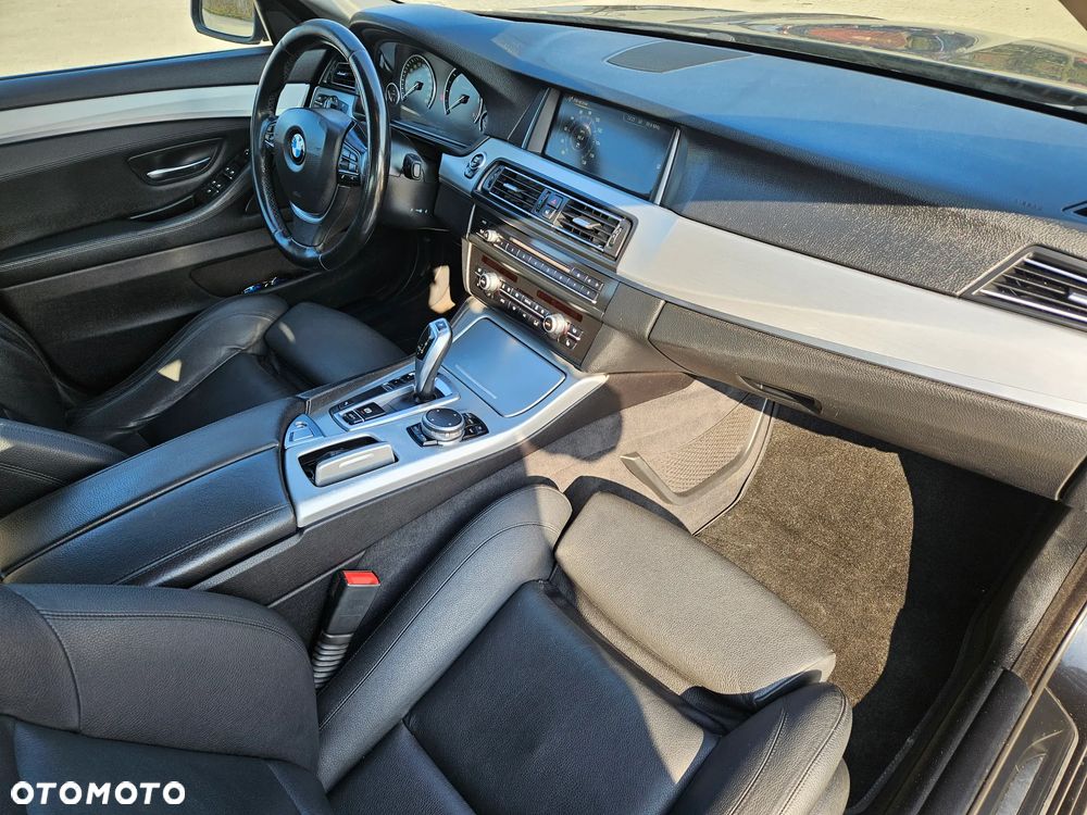 BMW Seria 5 525d xDrive Modern Line - 12