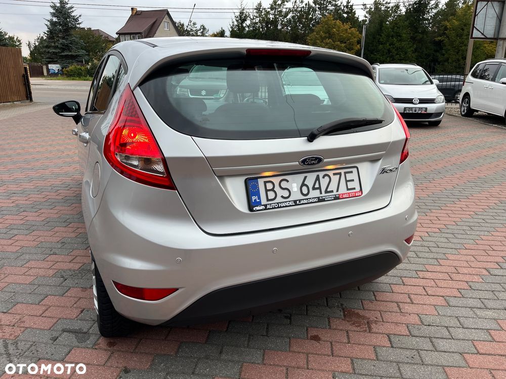 Ford Fiesta 1.25 Celebration - 3