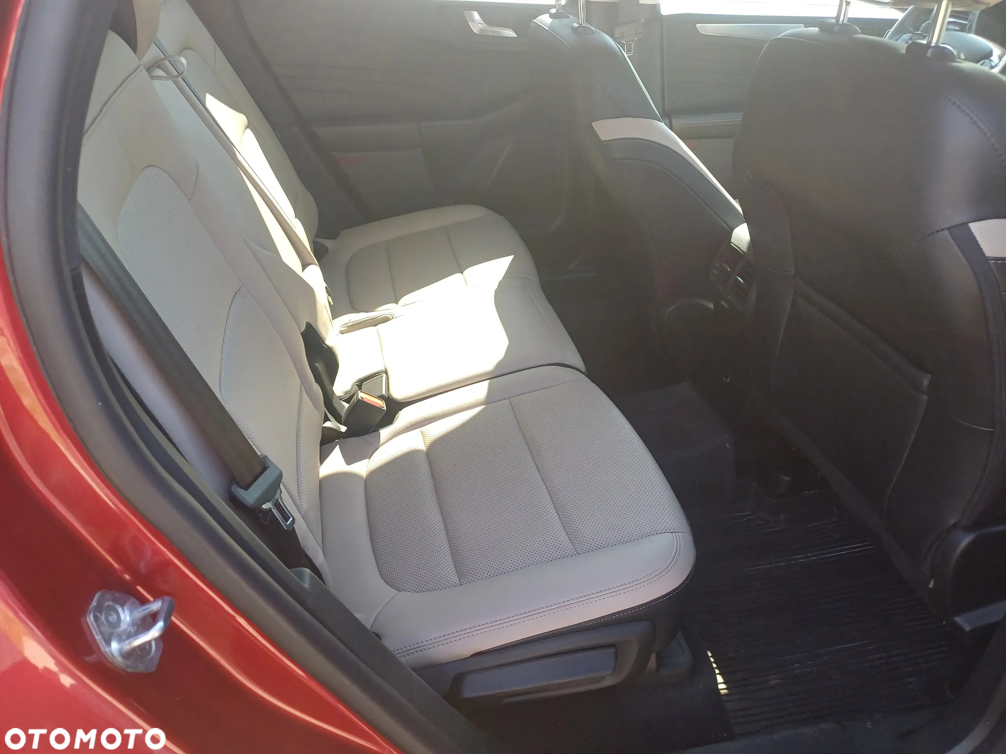 Ford Escape 2.0 EcoBoost AWD Titanium - 13