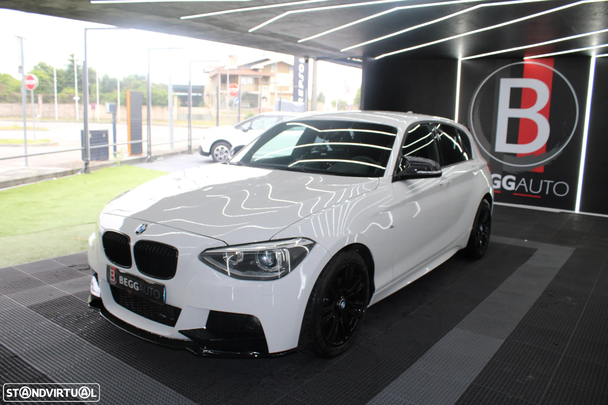 BMW 118 dA Pack M - 4