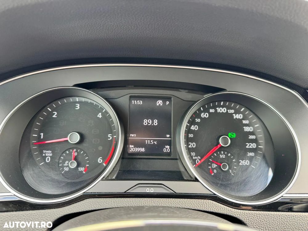 Volkswagen Passat - 28
