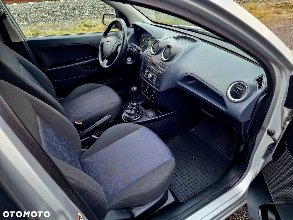 Ford Fiesta 1.3 Trend - 9