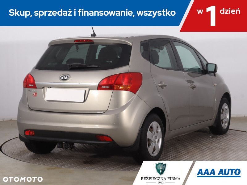 Kia Venga - 7