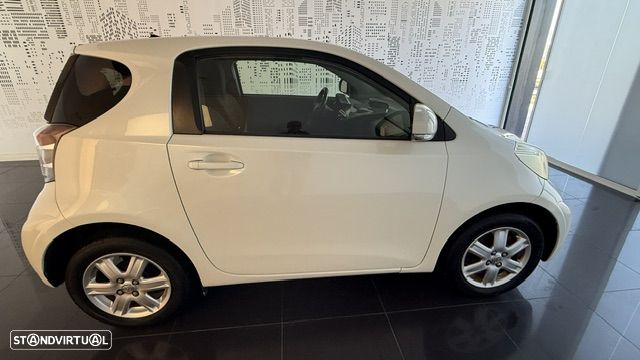 Toyota iQ 1.0 VVT-i - 8
