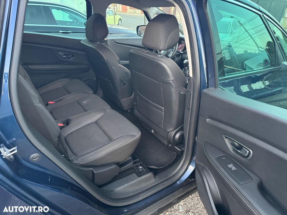 Renault Grand Scenic - 12