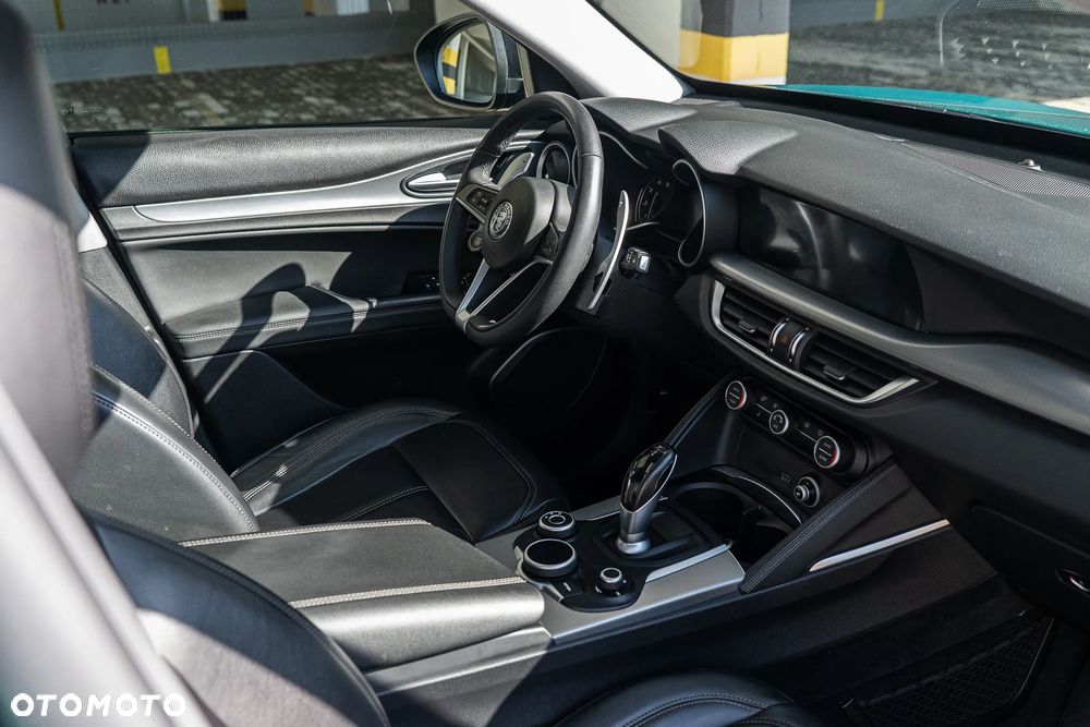 Alfa Romeo Stelvio 2.0 Turbo 16V AT8-Q4 Super - 14