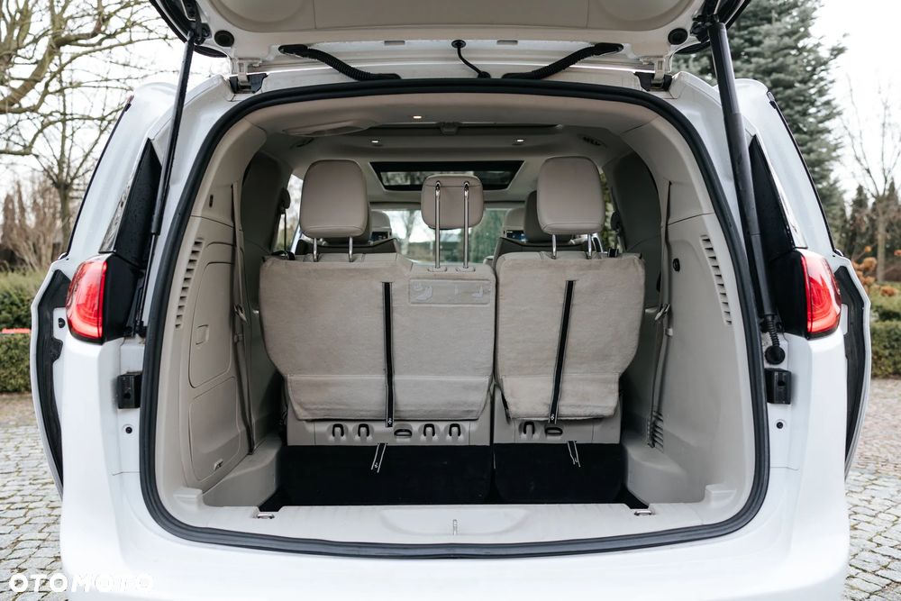 Chrysler Pacifica - 32