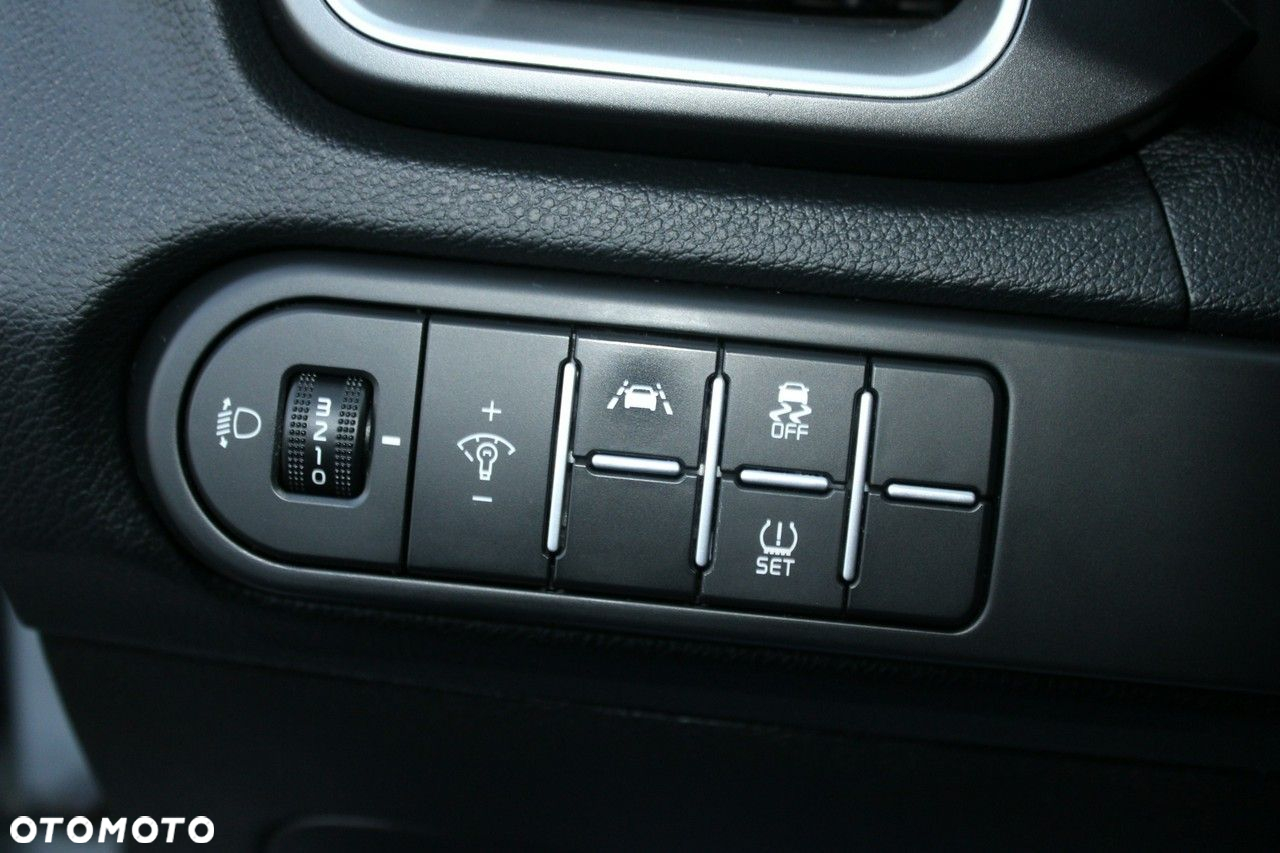 Kia Ceed - 16