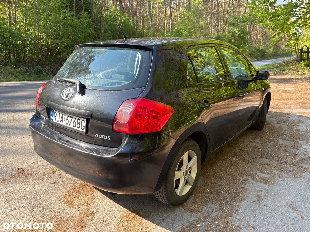 Toyota Auris - 4