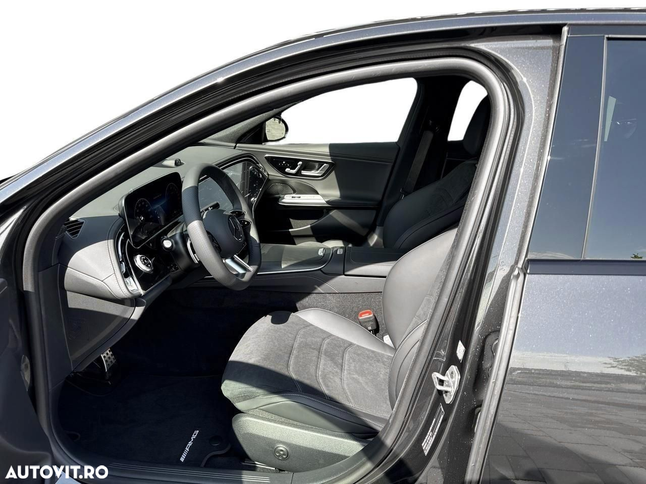 Mercedes-Benz E 300 4MATIC Aut. - 12